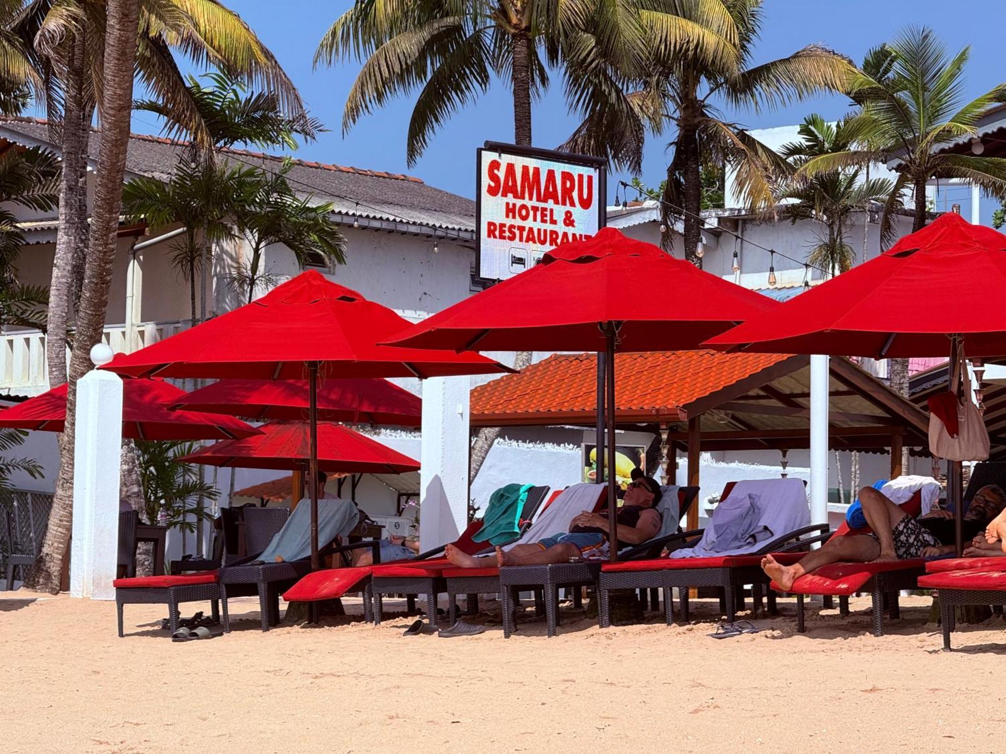 Samaru Beach House Уелигама Екстериор снимка